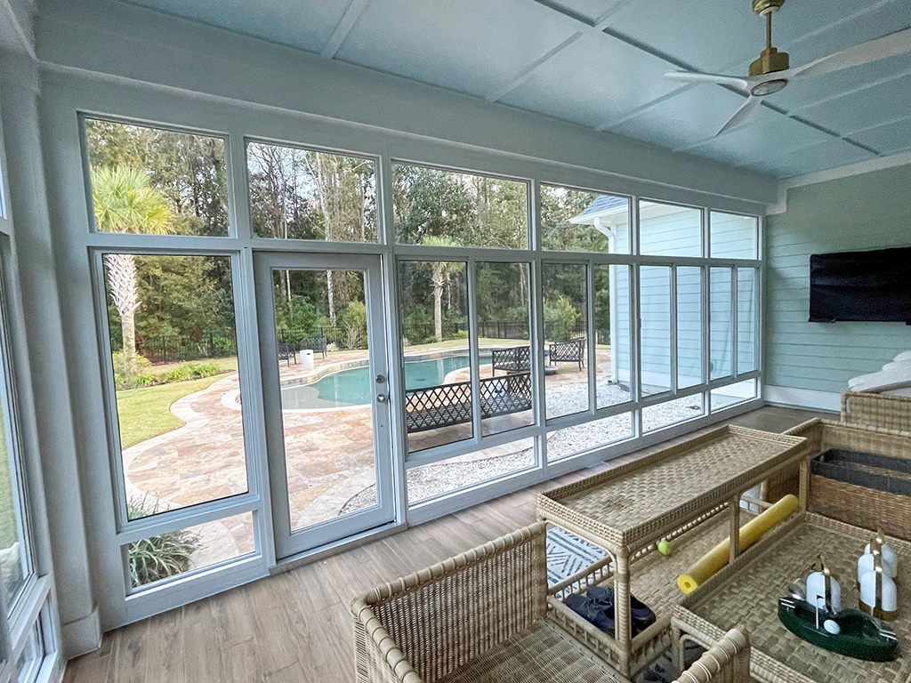 Vista View  Walls, Upper Transoms, Lower Transoms, White, Interior View, Daytime