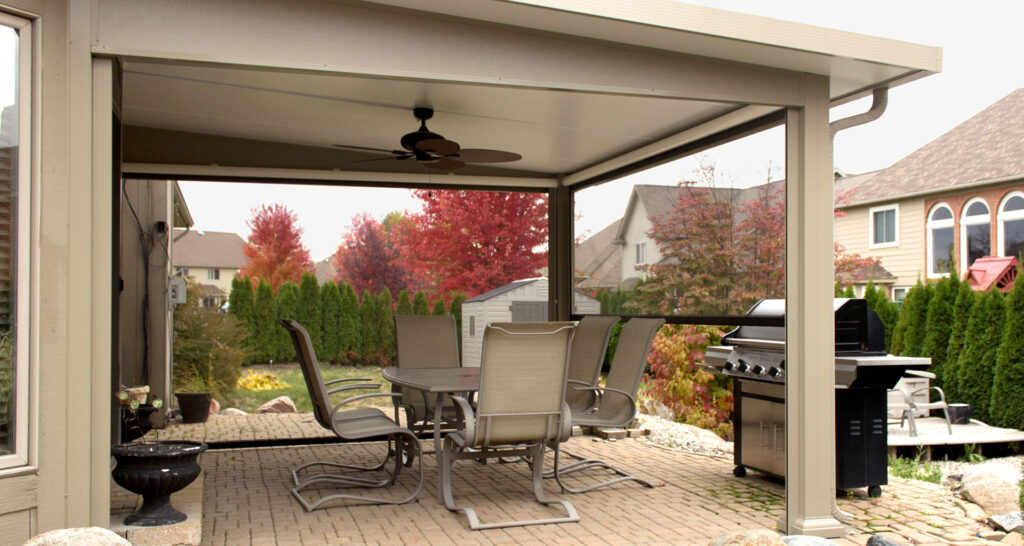 Pavilion, Attached, Florentine Columns, Sandstone, Outside View, Daytime