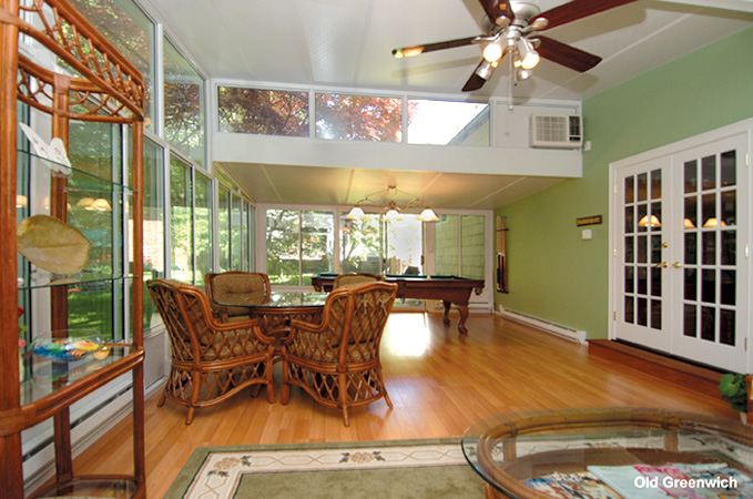 Sunroom, California Split Roof, Signature Wall System, Upper Transoms, White