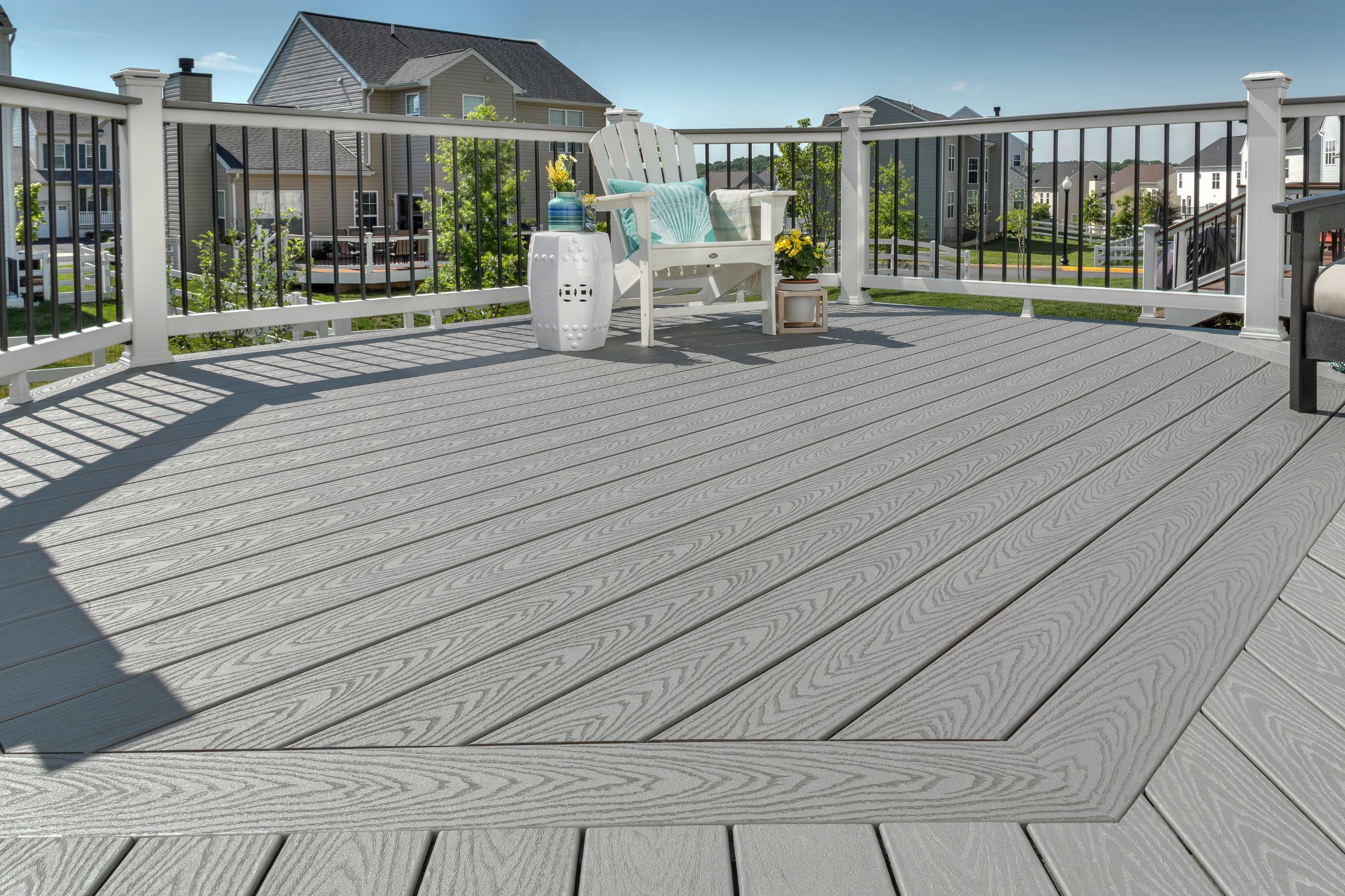 Why Trex Composite Decking is Perfect for Michigan’s Winter Conditions
